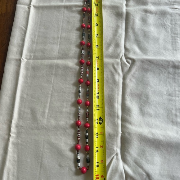 Pink and black beaded necklace - Picture 7 of 7